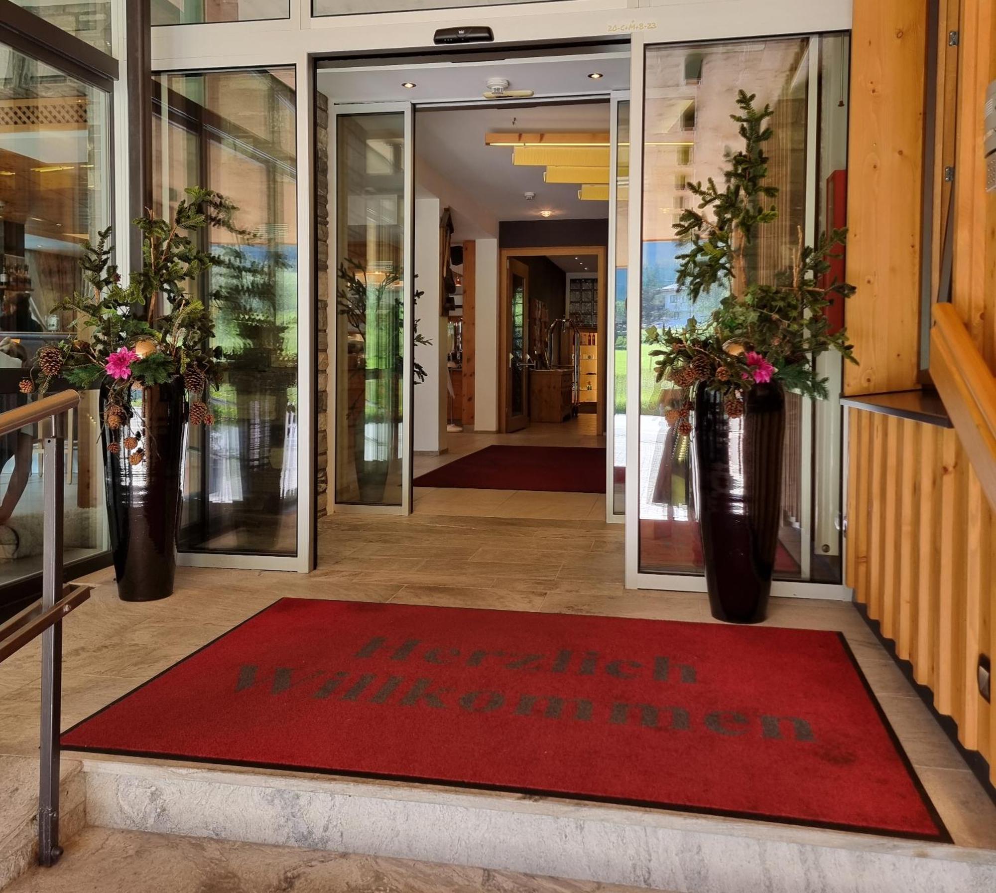 Hotel Alpina Рауріс Екстер'єр фото