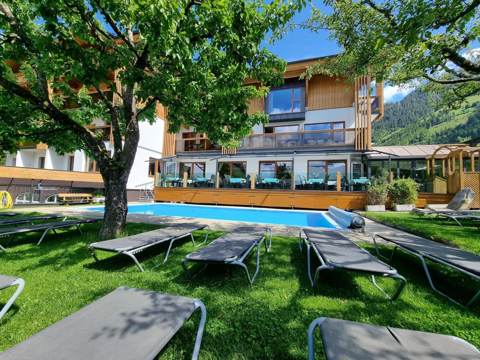 Hotel Alpina Рауріс Екстер'єр фото