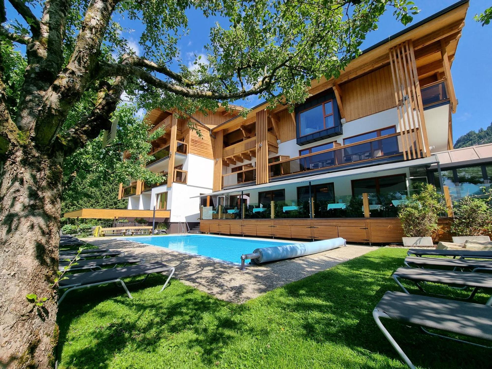 Hotel Alpina Рауріс Екстер'єр фото
