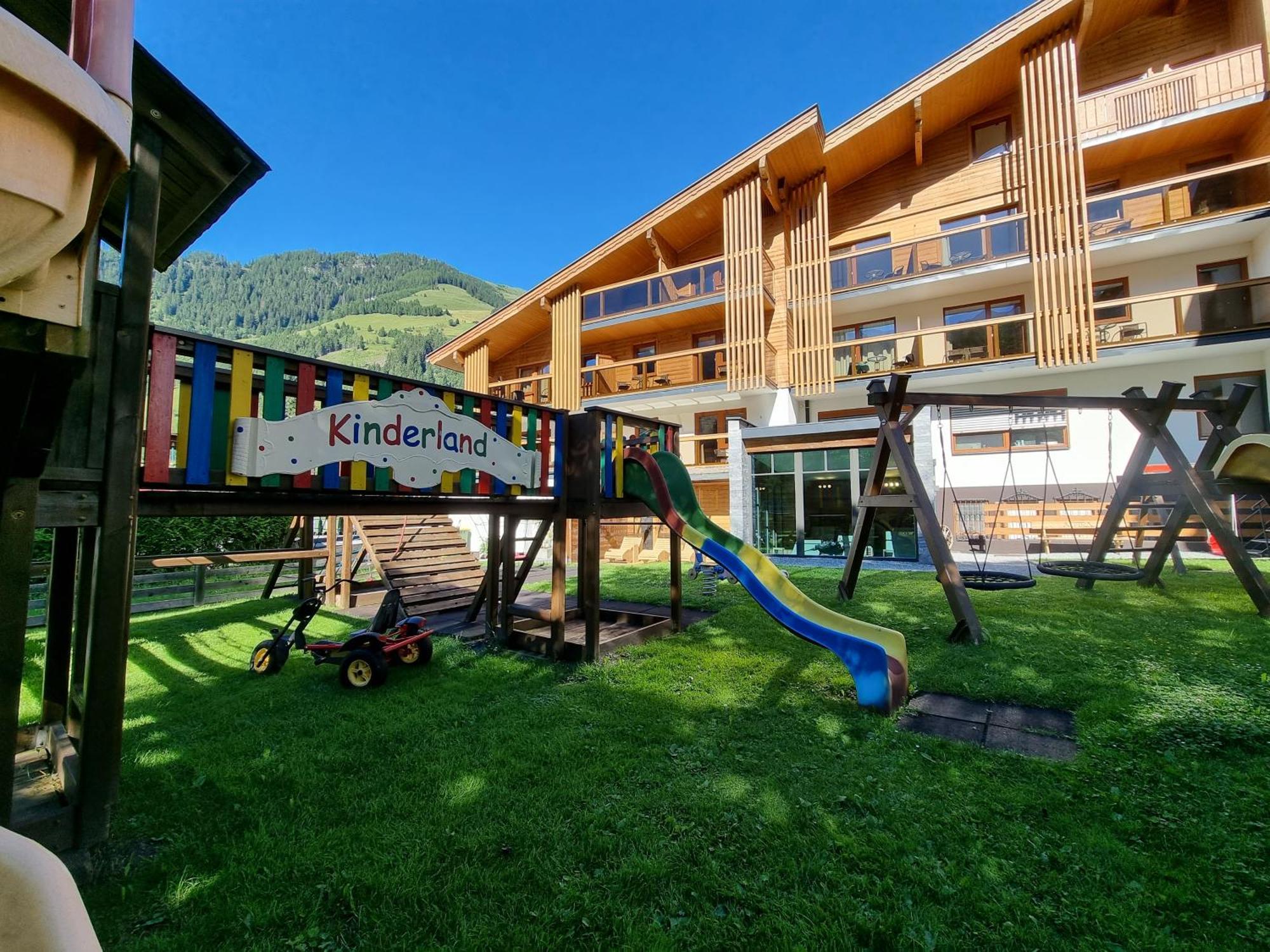 Hotel Alpina Рауріс Екстер'єр фото